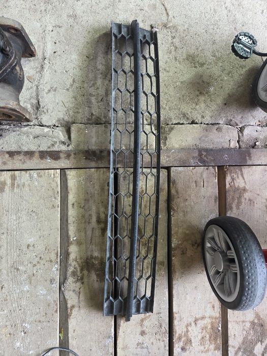 Решётка бампера шкода рапид