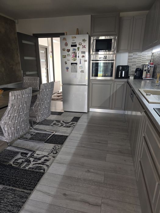 De vânzare casa tip duplex