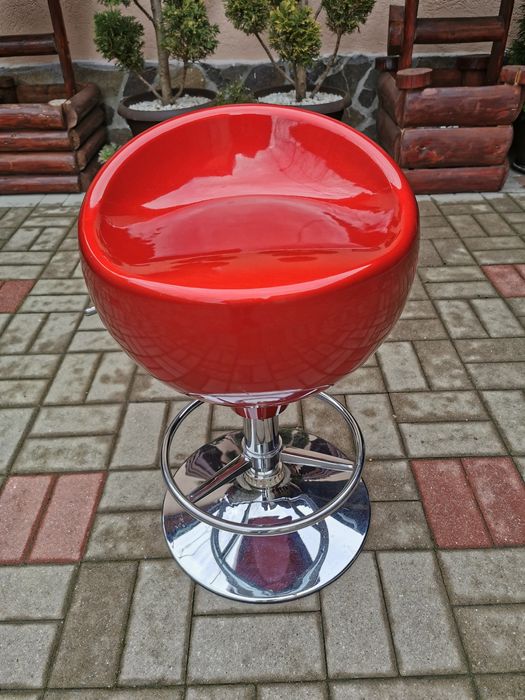 Scaun bar, reglabil pe înălțime, telescopic, stare foarte bună