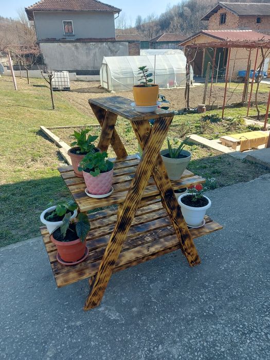 Дървен Цветарник