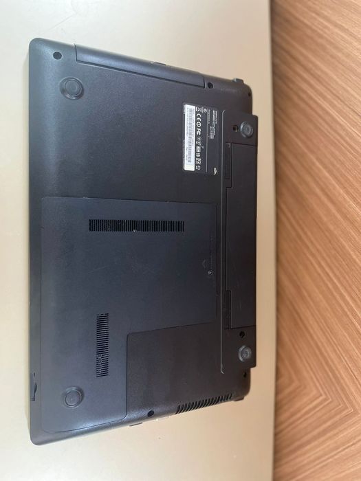 Ноутбук  SAMSUNG