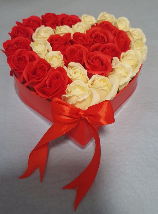 Cutie în forma de inima cu trandafiri de sapun 31