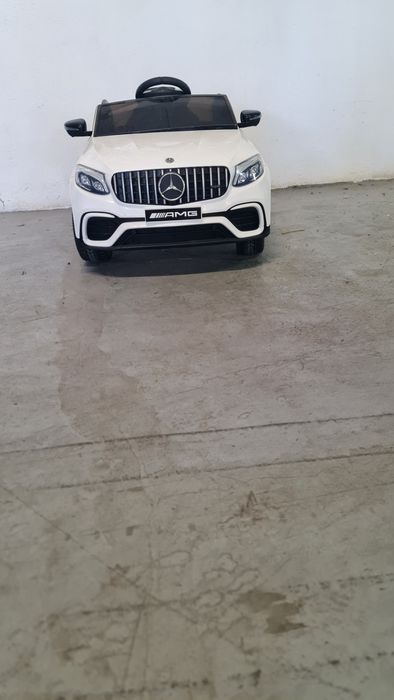 Mașinuța electrica cu telecomanda Mercedes GLE Pentru copii