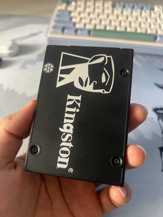 Продам SSD накопитель 512GB