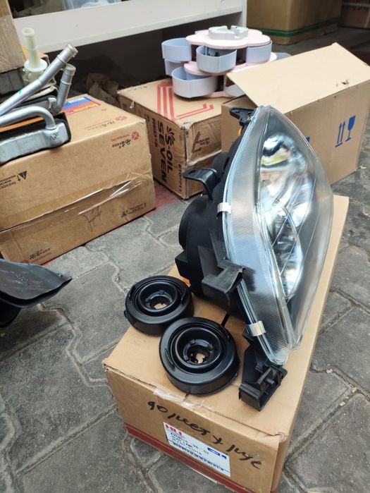 Авенсис фара хрустальный доресталинг