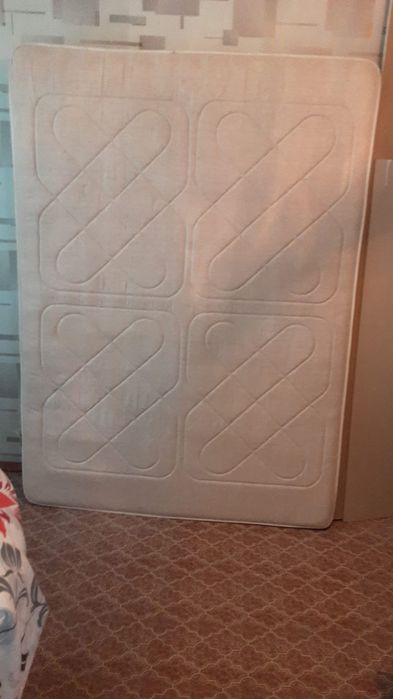 Продам матрац на двухспальную кровать