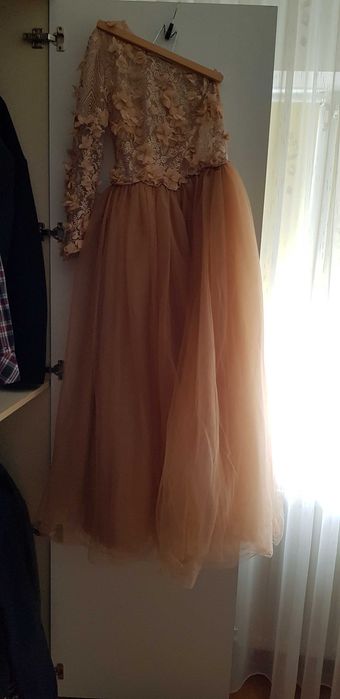 Vind rochie  de ocazie