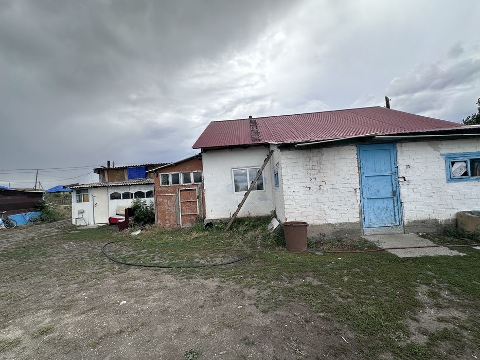 4 бөлмелі үй сатылады.