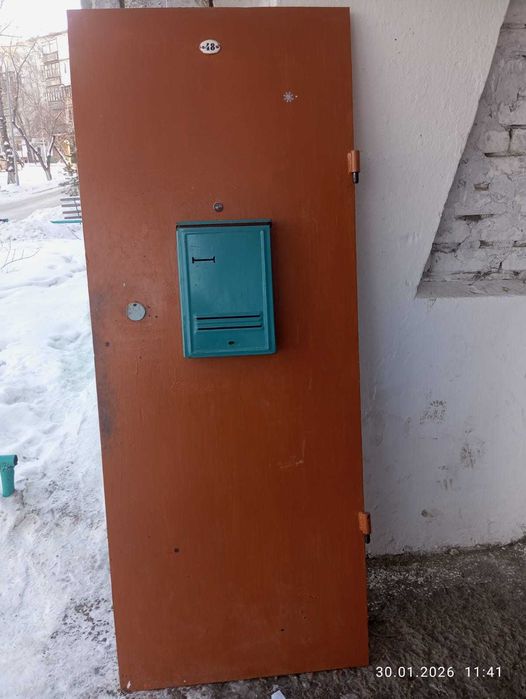 Продам железную дверь