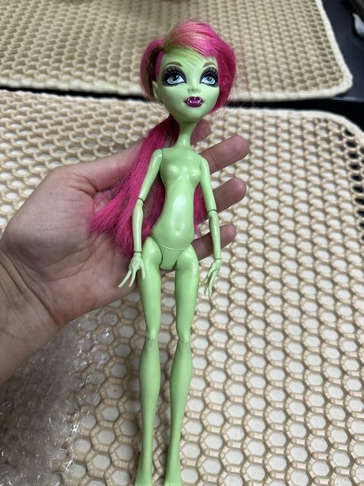 Продам куклу  монстр хай!