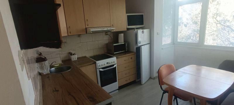 Дава се под наем Двустаен апартамент в София, Център - 51 кв.м за 613 € - Снимка #1