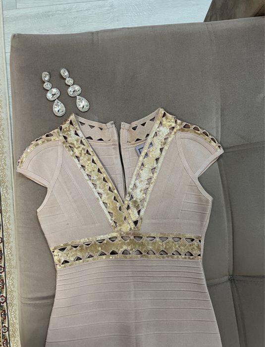 Бандажное платье