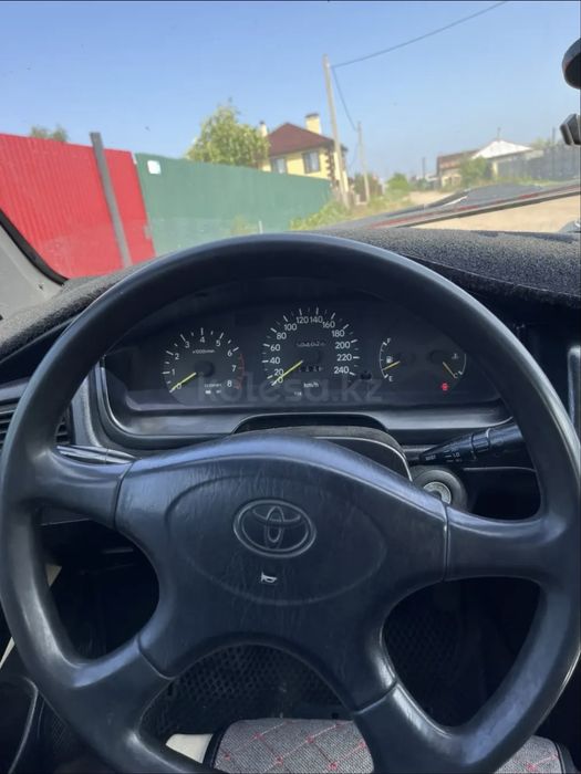 Продам срочно Toyota Carina E