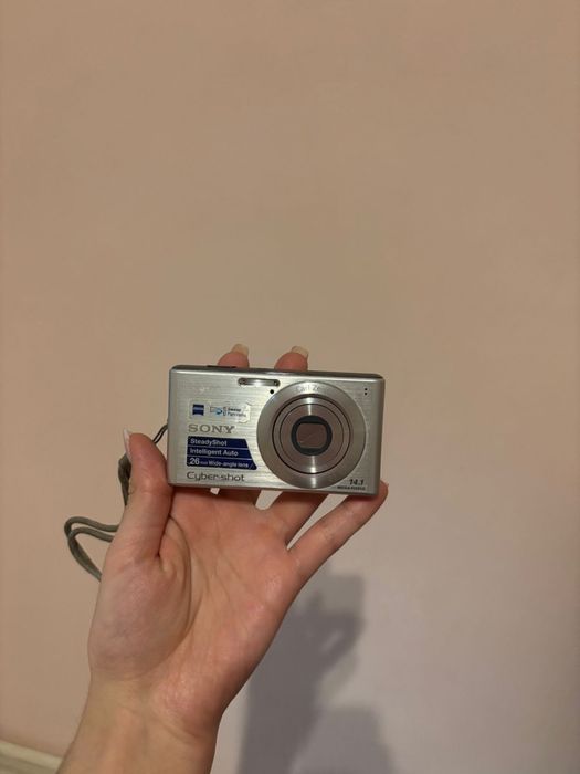 Sony Cyber shot 26mm Wide-angle lens