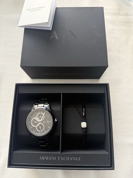ЧИСТО НОВ комплект Armani Exchange (часовник + гривна