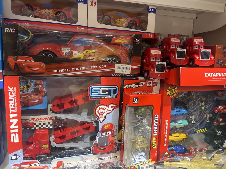 Игрушки разные, очень странные дела