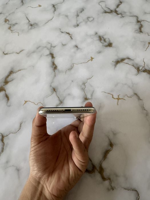 Айфон х 256гб емкость 100