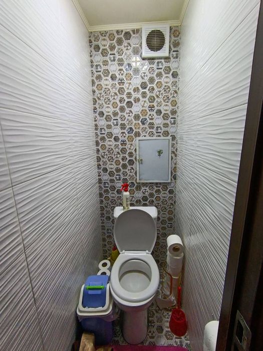 Мирзо Улугбек массив ттз 4 4/1/4 балкон 2*6 есть ещё огород