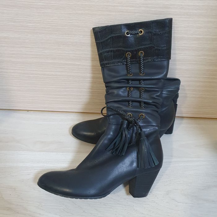 Замшевые зимние сапоги Clarks