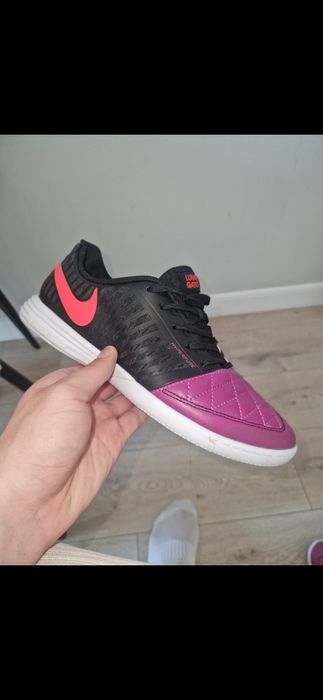Продам футзалки nike lunar gato