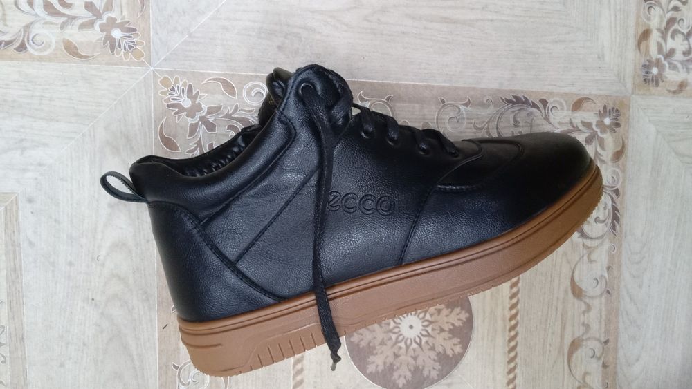 Продам обувь новую