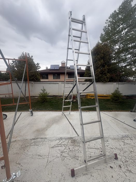 Под наем мобилно скеле и стълба