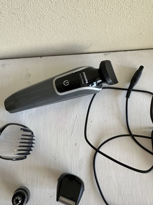 Машинка за бръснене и подстригване Philips Multigroom Series 3000