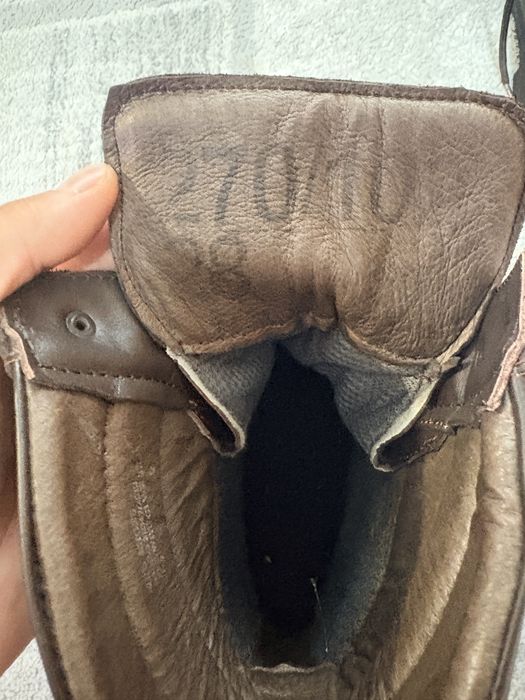Vand bocanci militari  marimea 42 echivalent 27,5 . Model nou