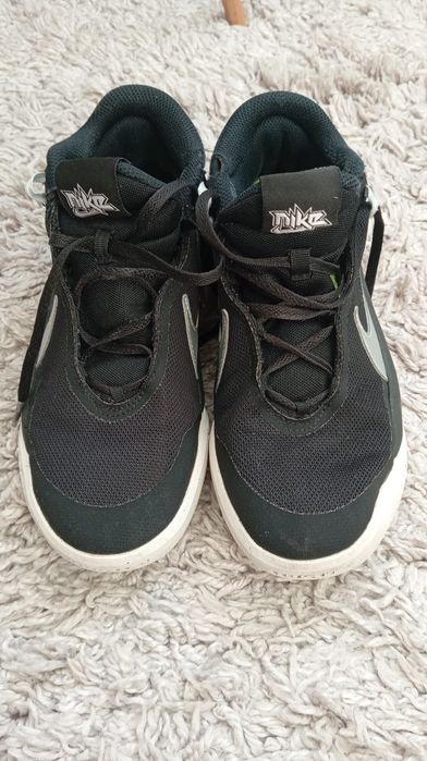 Маратонки Nike 37,5
