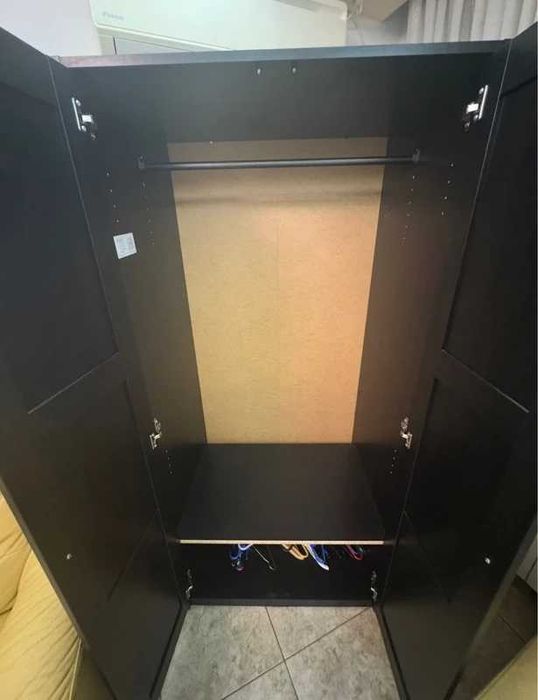 Dulap Ikea Rakkestad 2 uși, Negru-Maro – Spațios, Modern, Impecabil