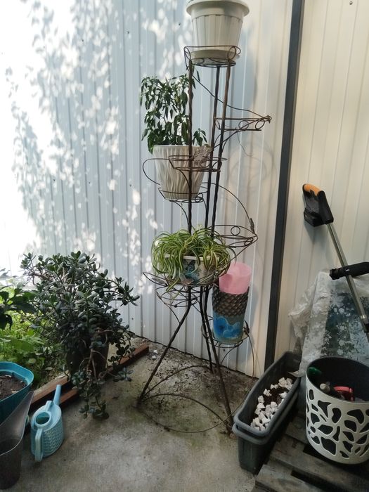Продам подставку под цветы