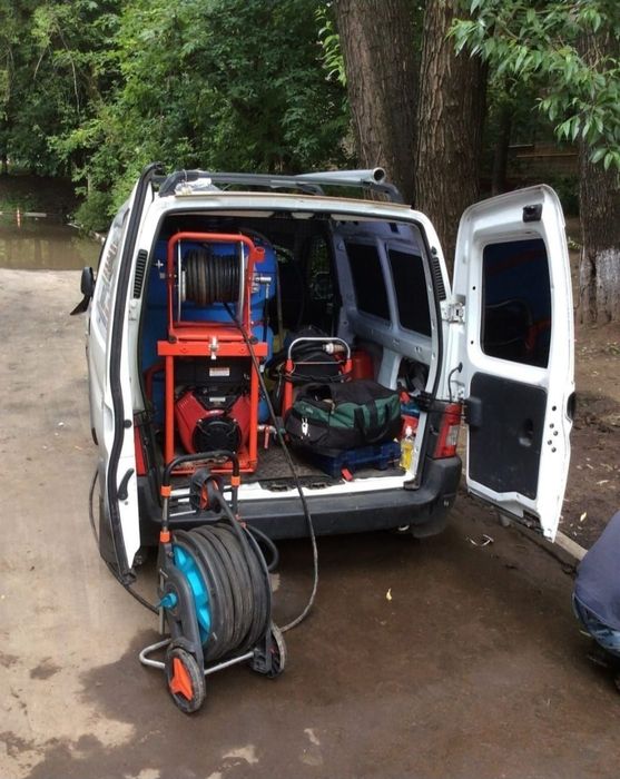 Прочистка канализации и устранение протечек — услуги сантехника септик