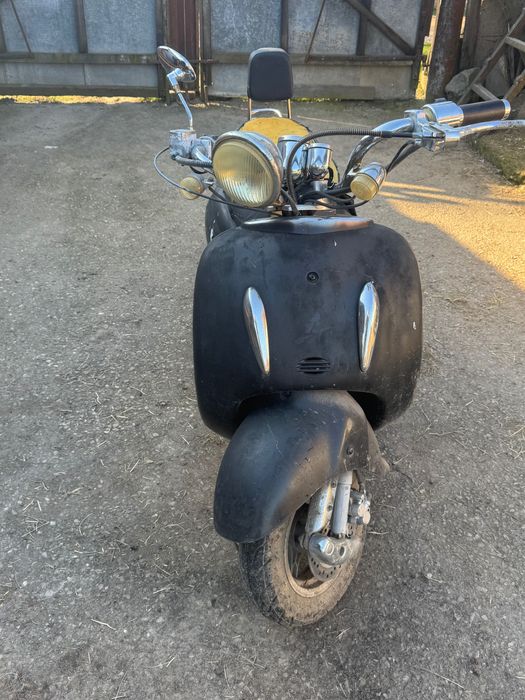 Vând scuter 49 c3