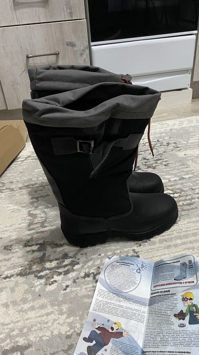 Новые сапоги , не разу не одевались размер 41