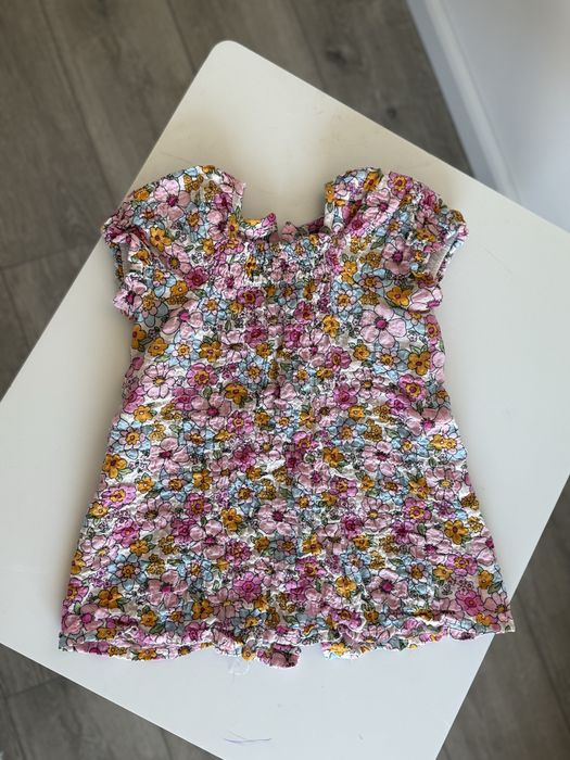 Рокли на zara за момиче различни размери