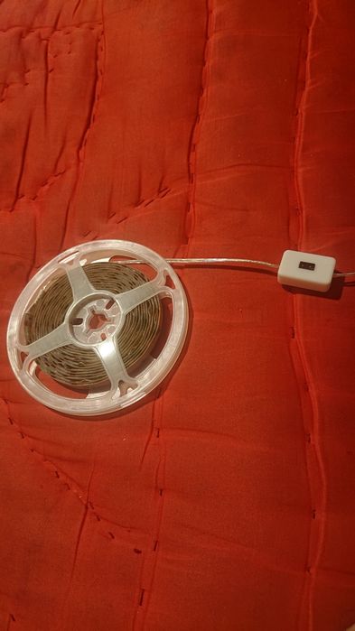 Banda led cu senzor de apropiere