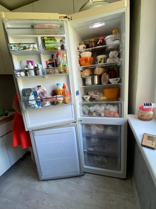 Продам холодильник