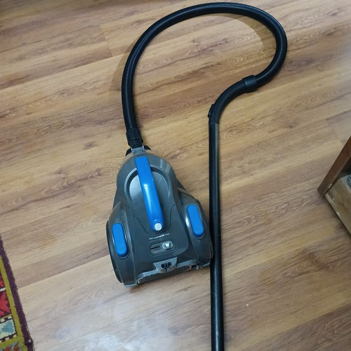 Продам рабочий пылесос