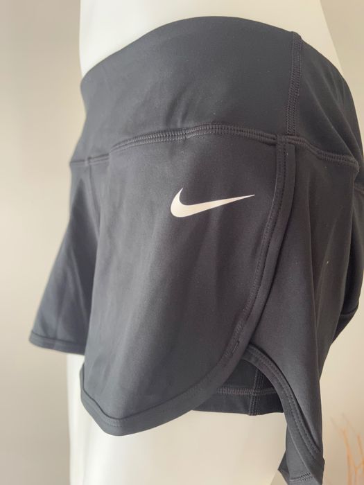 Къси дамски панталонки NIKE Modern Tempo Embossed Running Shorts