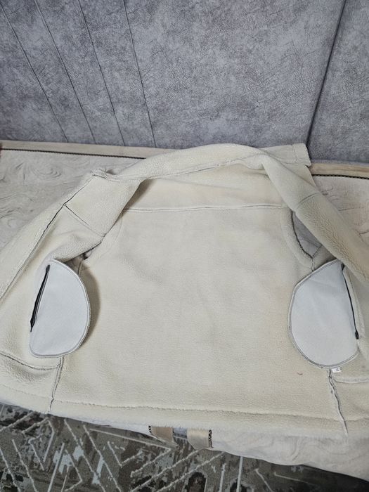 Продам  безрукавку новую