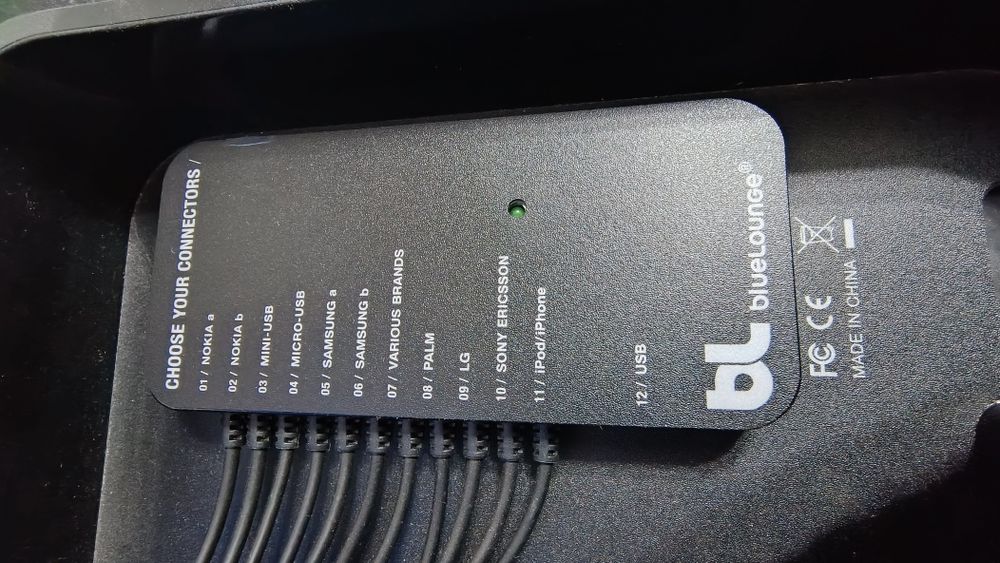 Dock încărcare telefoane vechi