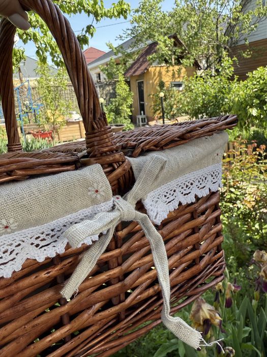 Корзина плетенная