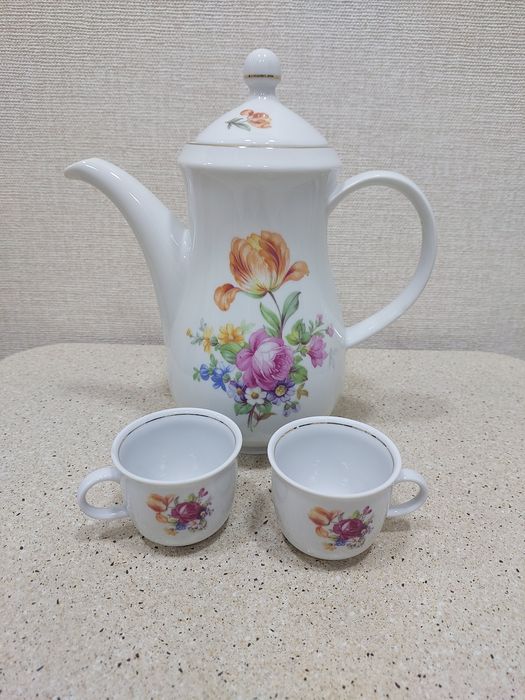 Продаётся  новый кофейник ГДР