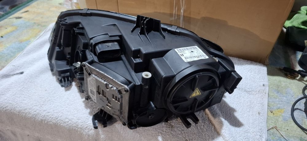 Far dreapta  bixenon  audi a4 b8 2008-2011