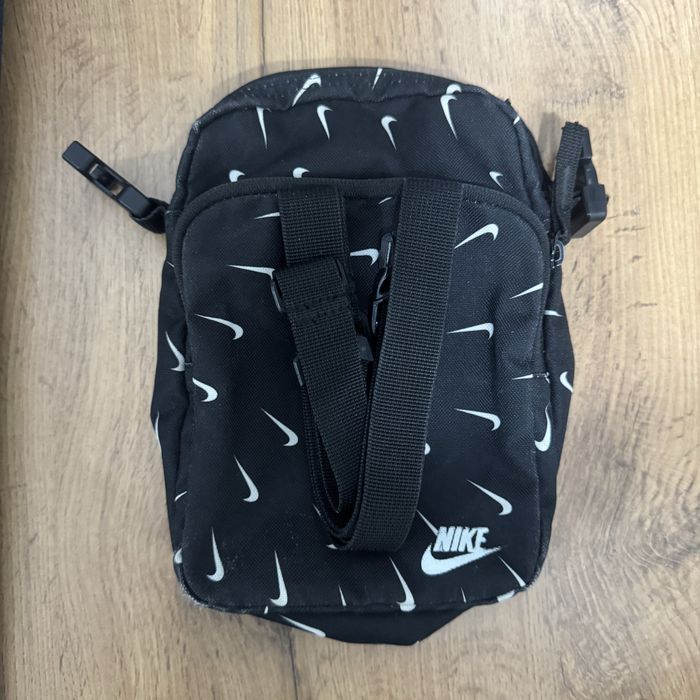 2 сумки Nike haritage swoosh и Lacoste