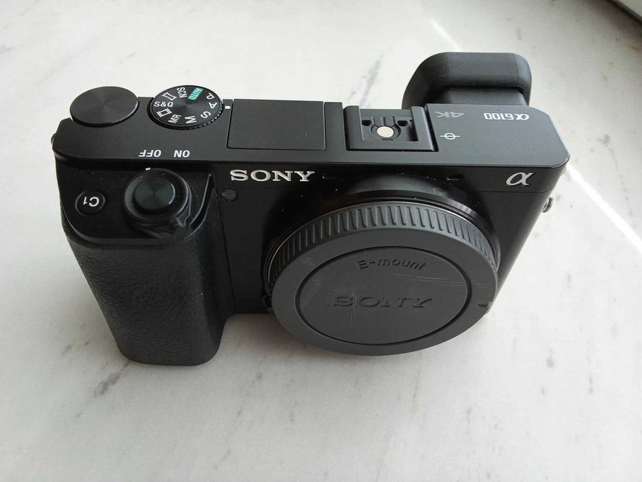 Sony A6100 тяло.