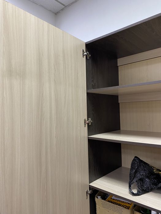 Продам шкаф с зеркалом