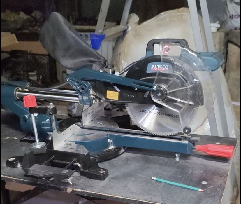 Пила торцовочная Alteco