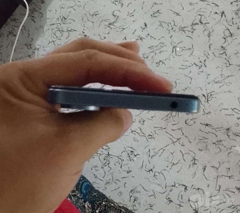 Poco x3 sotiladi