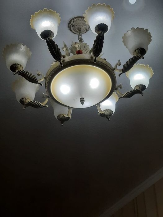 Продам люстру сост хорошая